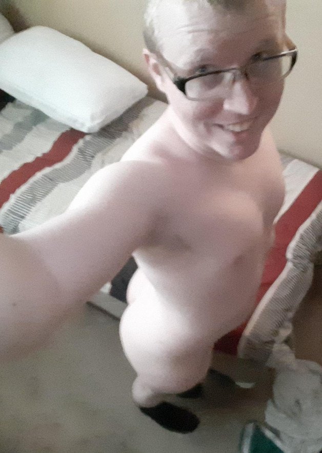 Album by Kiwikevin07 with the username @Kiwikevin07,  May 1, 2021 at 3:58 AM. The post is about the topic Gay Porn and the text says 'hi guys hope you like my smooth body and ass!'