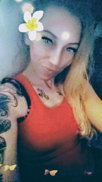 Photo by SexyXXXStoner with the username @LickableLayla69,  June 23, 2018 at 3:28 PM and the text says 'Goofing around this morning ...sexy photo shoot tonight ! Click below to see EVERYTHING . ;)'