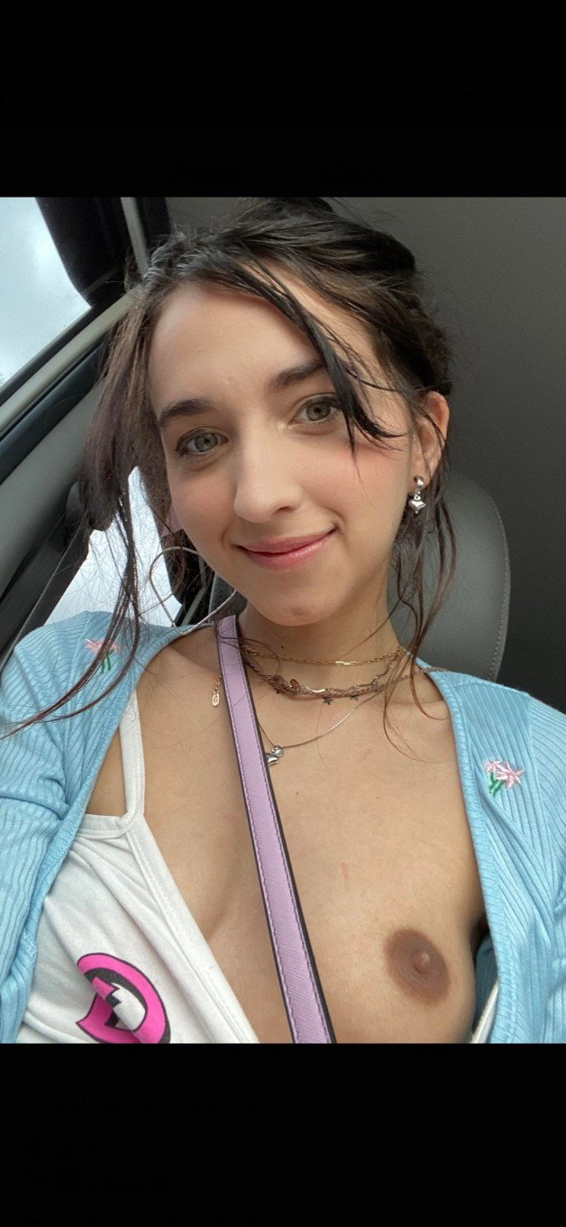 Photo by Elite babe with the username @Elitebabe,  August 23, 2021 at 3:40 PM. The post is about the topic Teen and the text says 'rate her 1 to 10'