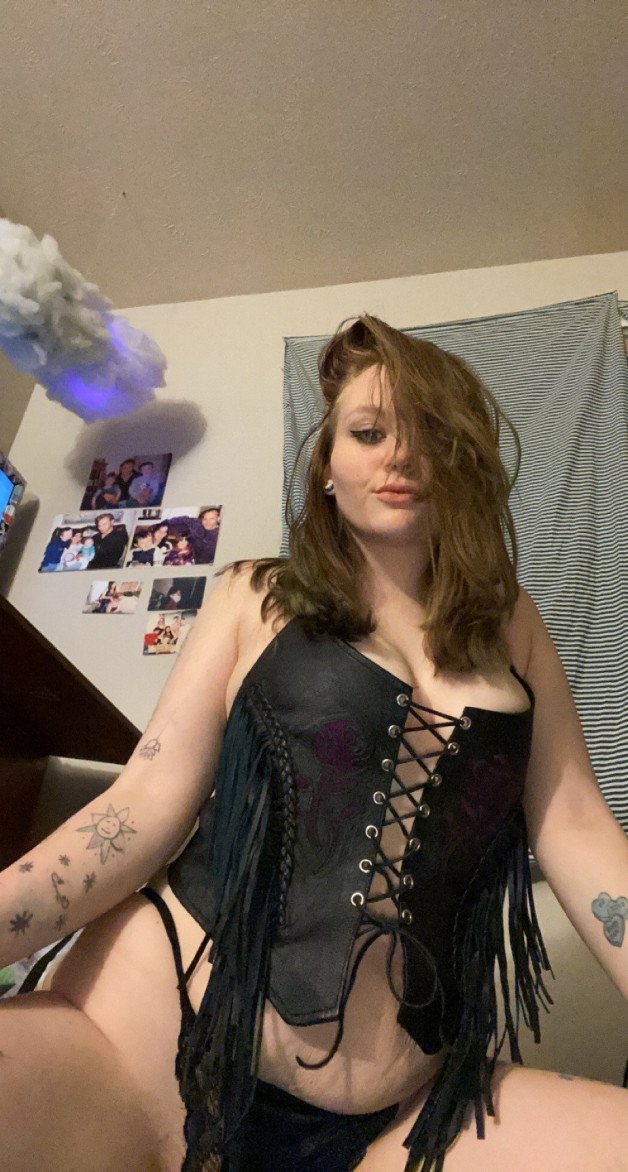 Album by Gingerstrudel00 with the username @Gingerstrudel00, who is a star user,  March 1, 2021 at 4:49 AM and the text says 'https://onlyfans.com/ginger402'