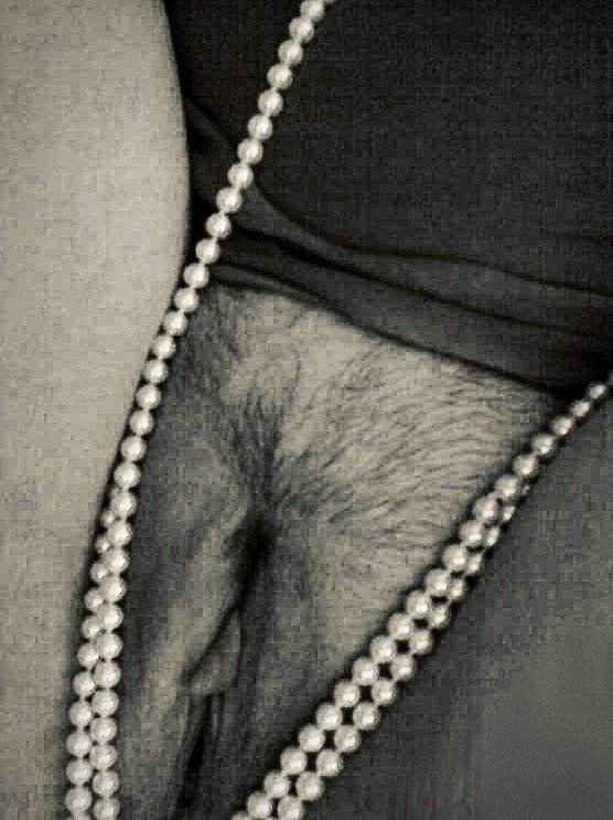 Photo by SwitchForHer with the username @SwitchForHer,  February 10, 2023 at 3:05 PM. The post is about the topic Pussy and the text says '#boundlessswitch, #pussy, #pearls'