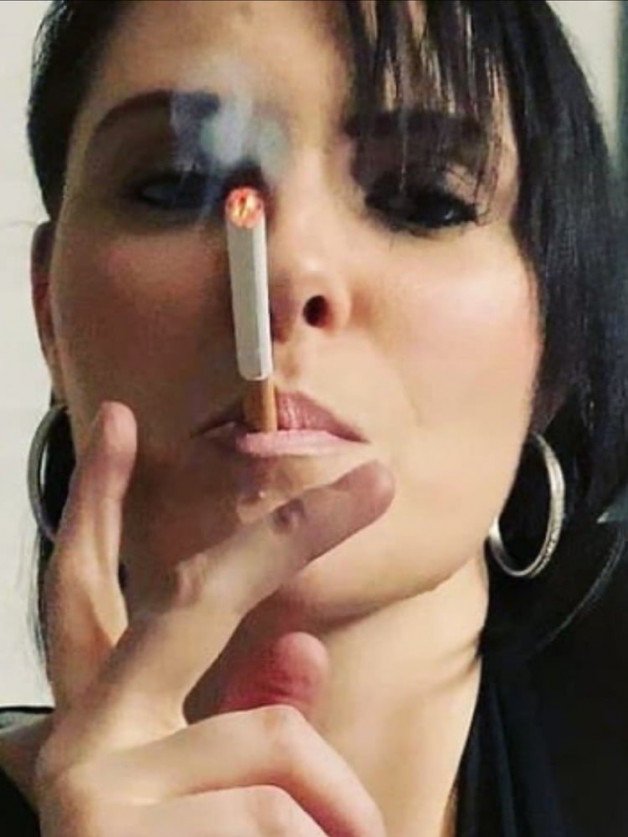 Photo by SwitchForHer with the username @SwitchForHer,  May 2, 2024 at 12:19 AM. The post is about the topic Smoking women