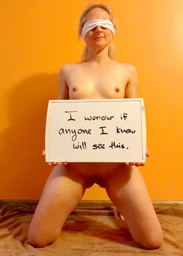 Album by Fd0356 with the username @Fd0356,  March 5, 2021 at 11:49 PM. The post is about the topic Women holding signs/bodywriting