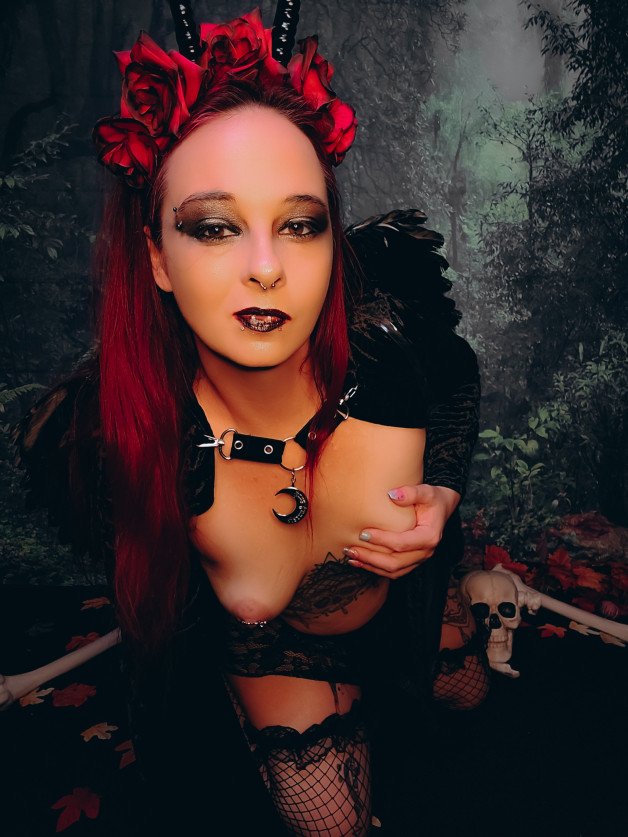 Photo by Raven Celeste with the username @kinkqueen13, who is a star user, posted on September 4, 2021. The post is about the topic Goth Girls and the text says 'who wants to follow me into the dark forest'