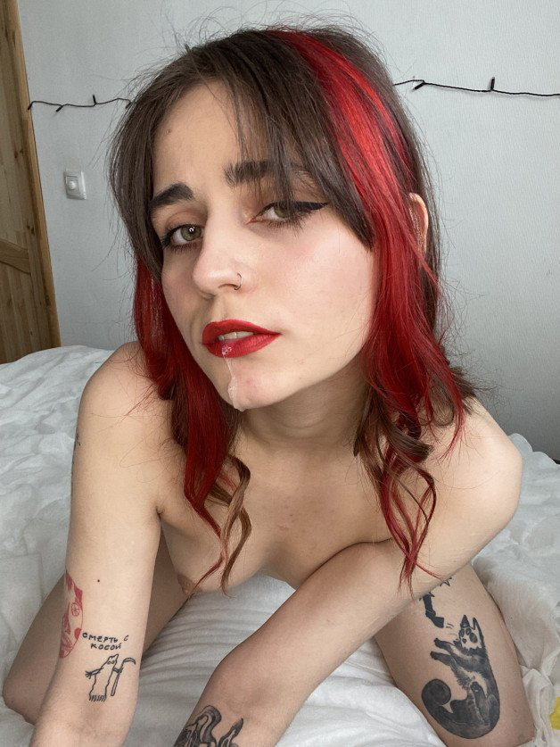 Photo by Molly Toy with the username @mollytoy, who is a verified user,  March 9, 2021 at 9:25 PM. The post is about the topic Small Boobs and the text says 'hiiiii❤️'