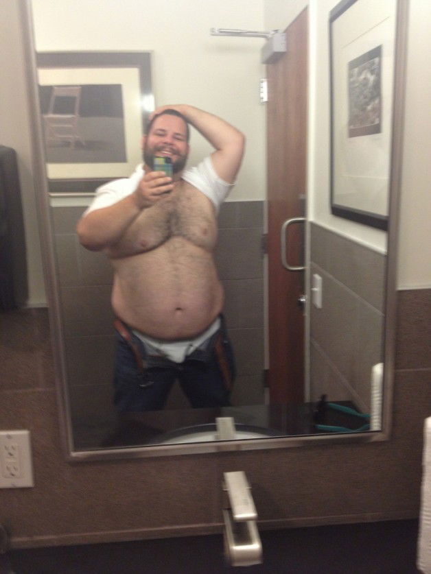 Photo by joeatl13 with the username @joeatl13,  June 4, 2013 at 5:12 PM and the text says 'okcbigbear:

Tummy Tuesday.

Dayum!'