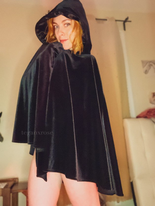 Photo by Tegan Rose with the username @helloteganrose, who is a star user,  April 9, 2021 at 7:09 PM. The post is about the topic Dressed And Undressed and the text says 'Witchy chick dress/undressed'
