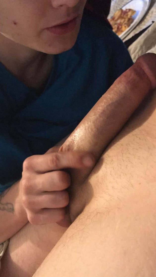 Photo by Rochard89 with the username @Rochard89, who is a verified user,  March 20, 2021 at 7:34 AM. The post is about the topic Snapchat Nudes & Sexting and the text says 'Look me up and lets chat 😉'