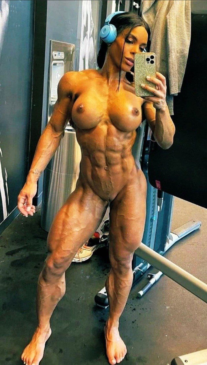 Photo by SissyMelissa93 with the username @SissyMelissa93,  March 8, 2024 at 12:35 PM. The post is about the topic Nude Muscle