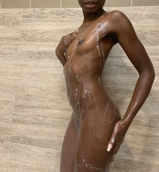 Photo by EbonyMeadows with the username @EbonyMeadows, who is a star user,  August 13, 2021 at 2:40 AM. The post is about the topic Showering