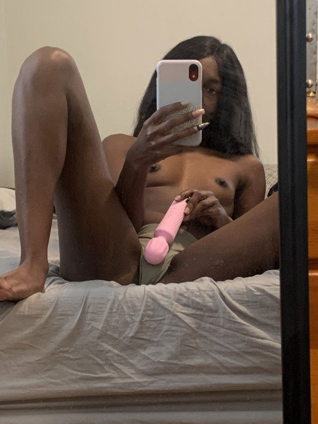 Photo by EbonyMeadows with the username @EbonyMeadows, who is a star user,  August 18, 2021 at 1:30 AM. The post is about the topic Masturbation