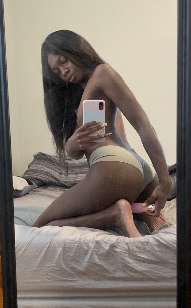 Photo by EbonyMeadows with the username @EbonyMeadows, who is a star user,  August 18, 2021 at 1:05 AM and the text says 'My mirror's not the only things that's filthy..'