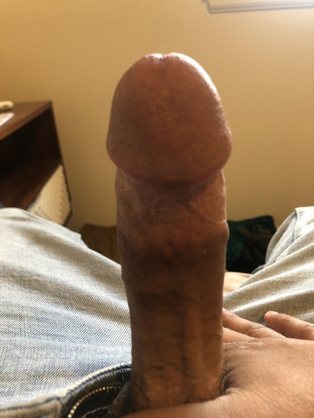 Photo by Stonybalogna006 with the username @Stonybalogna006, who is a verified user,  April 9, 2021 at 4:23 PM. The post is about the topic Rate my pussy or dick and the text says 'lets chat 😉'