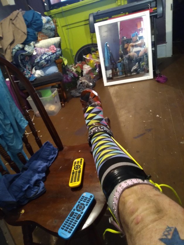 Photo by Ghettobunny1 with the username @Ghettobunny1, who is a verified user,  April 22, 2021 at 11:29 AM. The post is about the topic Anyone love long socks like I do ,