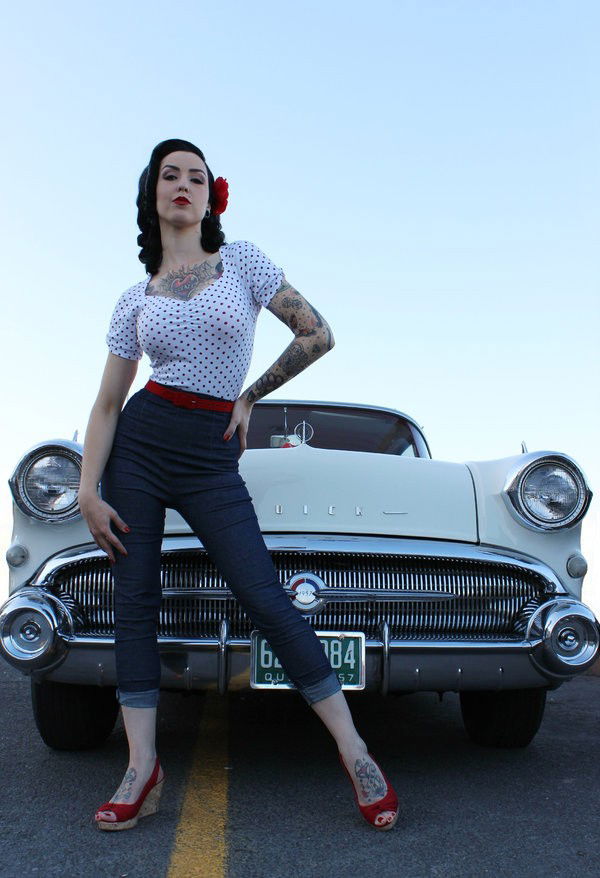 Photo by Schadenfreude with the username @Schadenfreude,  June 3, 2015 at 11:09 PM and the text says 'hotrod-divas:

Hotrod http://hotrod-divas.blogspot.com/ #female  #classic  #pinup  #clothed  #car  #hip  #pop'