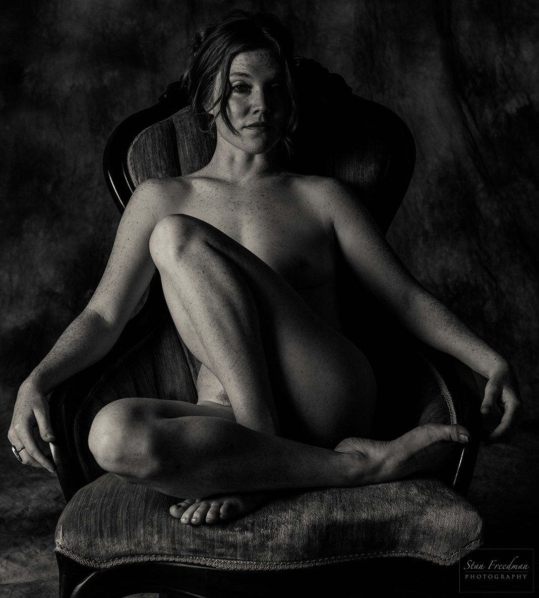 Photo by Schadenfreude with the username @Schadenfreude,  May 31, 2016 at 6:17 PM and the text says 'stanfreedmanphoto:
Untitled #32
Stan Freedman Photography
Model - Ariane Cassidy    @arianecassidy  
 #female  #Regal  #priestess  #seated  #legs  #crossed  #throne  #nude'