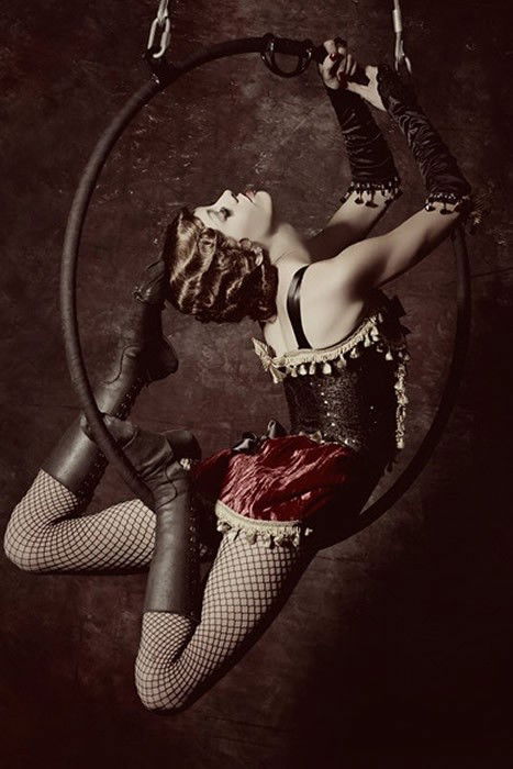 Photo by Schadenfreude with the username @Schadenfreude,  December 30, 2015 at 1:16 AM and the text says 'burlesque-performers:

Only thing better than hoop work is fancy-pants vintage hoop work.

via Burlesque Performers #female  #burlesque  #dynamic  #corset  #lingerie  #hoop  #sfw'