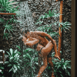 Photo by Boer+Yankee with the username @BoerNYankee,  July 24, 2022 at 1:12 PM. The post is about the topic Outdoor shower