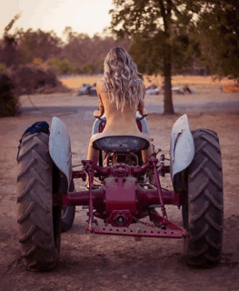 Shared Photo by Boer+Yankee with the username @BoerNYankee,  June 10, 2024 at 9:44 AM. The post is about the topic Tractor Babes