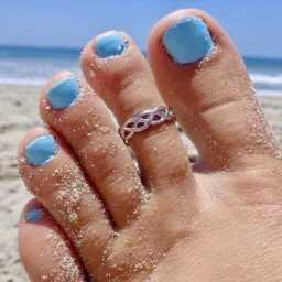 Watch the Photo by ophil69 with the username @ophil69, posted on March 7, 2024. The post is about the topic beautiful feet.