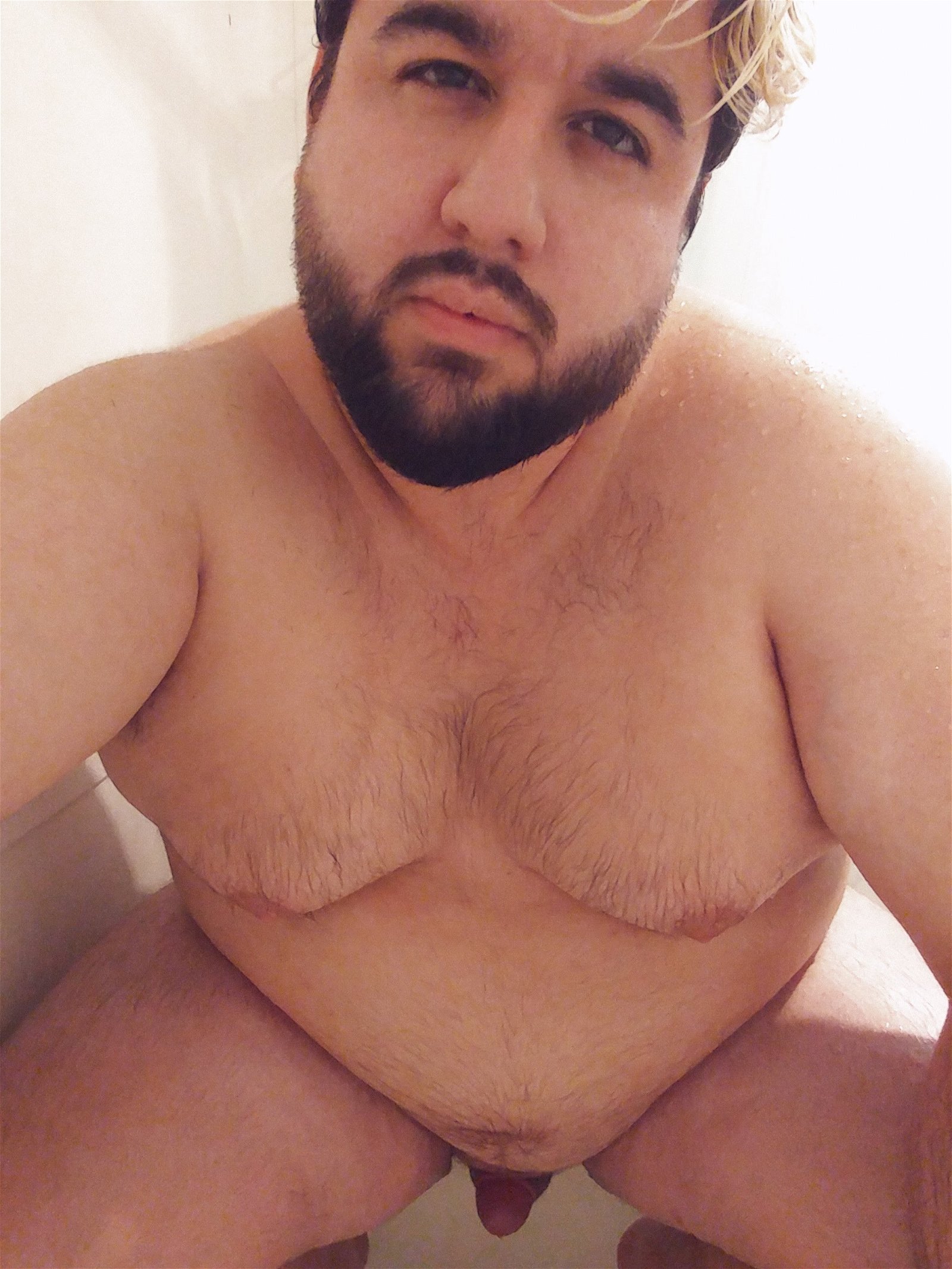 Photo by TheBearWannabe with the username @TheBearWannabe, who is a star user,  December 22, 2018 at 5:10 PM and the text says 'Uploading some photos I've taken in the past few months. I like to think I'm thick all over ;)'