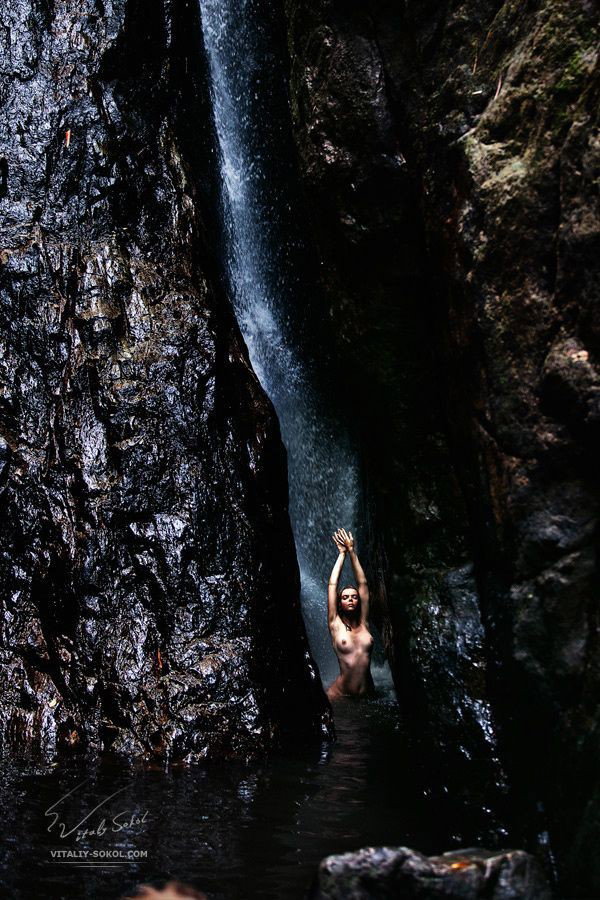 Photo by ArtOfNakedYoga with the username @ArtOfNakedYoga, who is a verified user,  December 20, 2018 at 1:31 PM. The post is about the topic YogaNude and the text says '#yoga #nakedyoga #nudeyoga #meditation #nature #namaste'