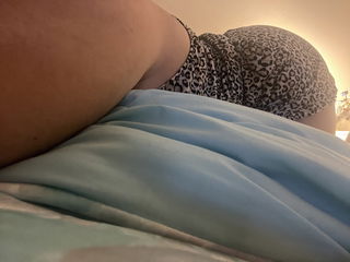 Photo by Queen Luna with the username @BJQueenLuna, who is a star user,  September 12, 2024 at 3:35 AM and the text says 'Do I have a sexy Arch? Would you fuck me this way
#Backshot #MILF #ThickAss'