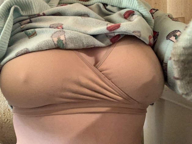 Photo by Luna Frost with the username @cannapoet, who is a star user,  May 10, 2021 at 1:55 PM and the text says 'Does't this Nursing Bra Fit my Shape Well #Boobs #MILF'