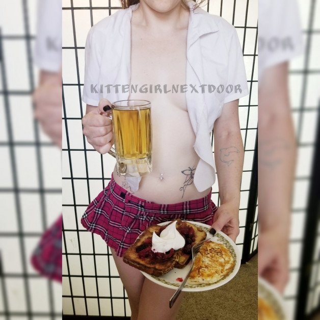 Photo by Kittengirlnextdoor with the username @Kittengirlnextdoor, who is a star user,  June 9, 2023 at 5:55 PM and the text says 'Good Morning, Babe 🌞 🥓🍳
Whats your favorite breakfast food?

Onlyfans.com/kittengirlnextdoor
Fansly.com/kittengirlnextdoor
Kittygirlnxdoor.manyvids.com
#kittengirlnextdoor #goodmorningkitten'
