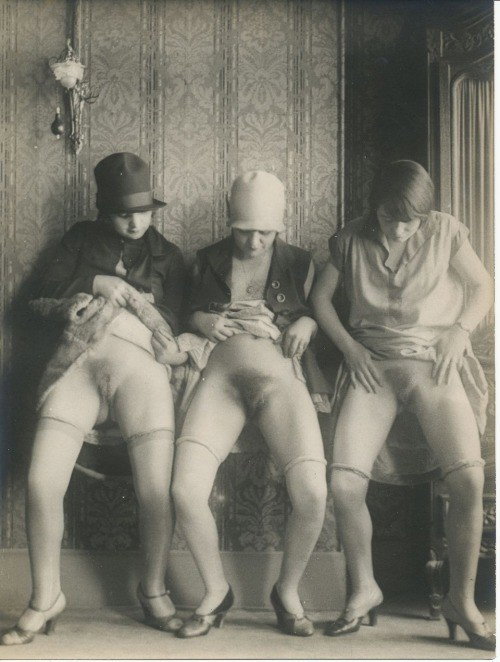 Photo by urodisco with the username @urodisco,  September 3, 2016 at 11:30 PM and the text says 'UroDisco, Charleston Night: In the 1920s, groups of women set about to rediscover and reclaim their vulvas - we’re reviving their Piss-Ins, collective urination meetings that coined the famous catch-phrase: “Can you feel it yet?” #vintage  #twenties..'