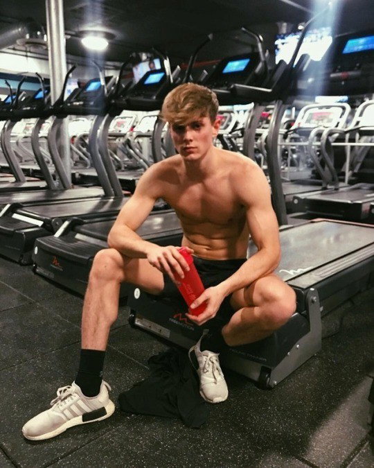 Photo by sydhotguys with the username @sydhotguys, who is a verified user,  January 30, 2020 at 3:02 AM. The post is about the topic Hot Sportsmen