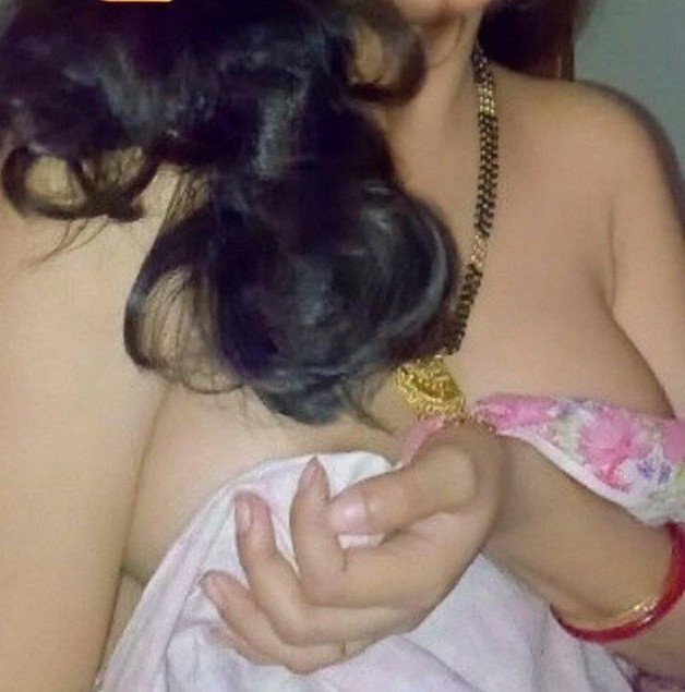 Photo by madhu45 with the username @madhu45,  April 29, 2021 at 3:59 AM. The post is about the topic Desi bhabhi desi Auntys