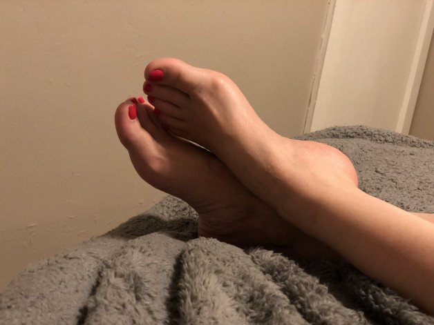 Watch the Photo by wifeyfeet with the username @wifeyfeet, posted on April 5, 2021 and the text says 'Sexy Feet'