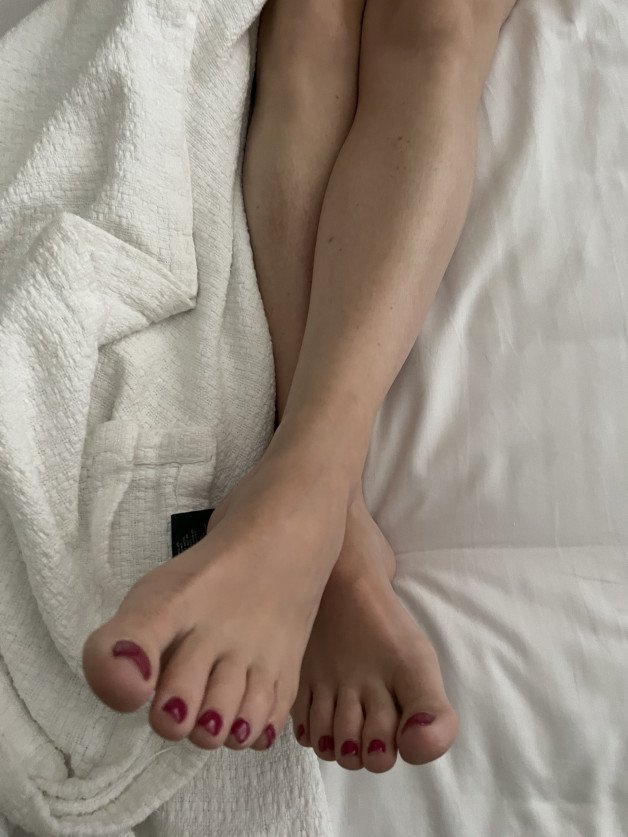 Photo by wifeyfeet with the username @wifeyfeet,  December 1, 2021 at 2:06 PM