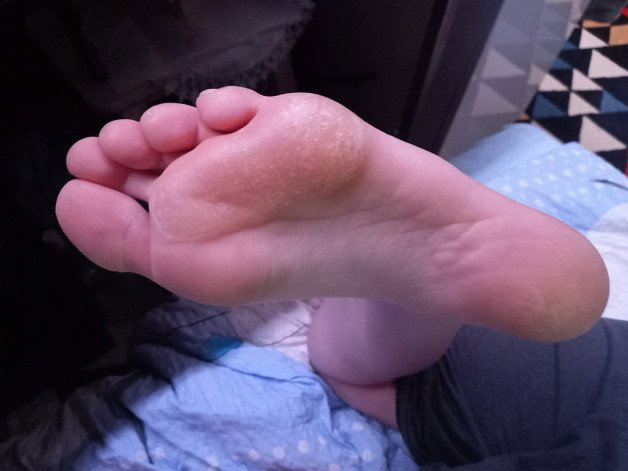 Photo by PervertPair93 with the username @PervertPair93,  April 8, 2021 at 6:31 AM. The post is about the topic Soles and the text says 'Soles my girlfriend size 38'
