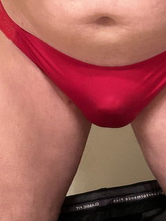 Album by Minishave with the username @Minishave,  August 11, 2023 at 5:09 PM. The post is about the topic Small cocks and panties and the text says 'any straight guys like to chat about topic?'