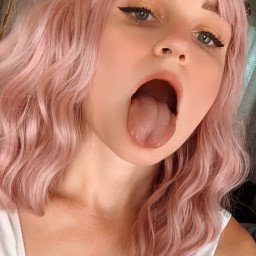 Watch the Photo by AnaCrane with the username @anacrane, who is a star user, posted on August 17, 2022. The post is about the topic Teen. and the text says 'pink lady for u 💕'
