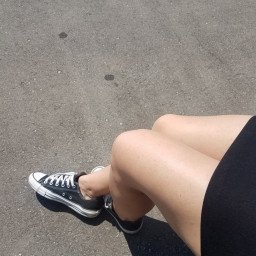 Photo by Veronicaleigh with the username @Veronicaleigh,  April 15, 2021 at 4:28 PM. The post is about the topic Short Skirts and the text says 'just a simple skirt pic..:)'
