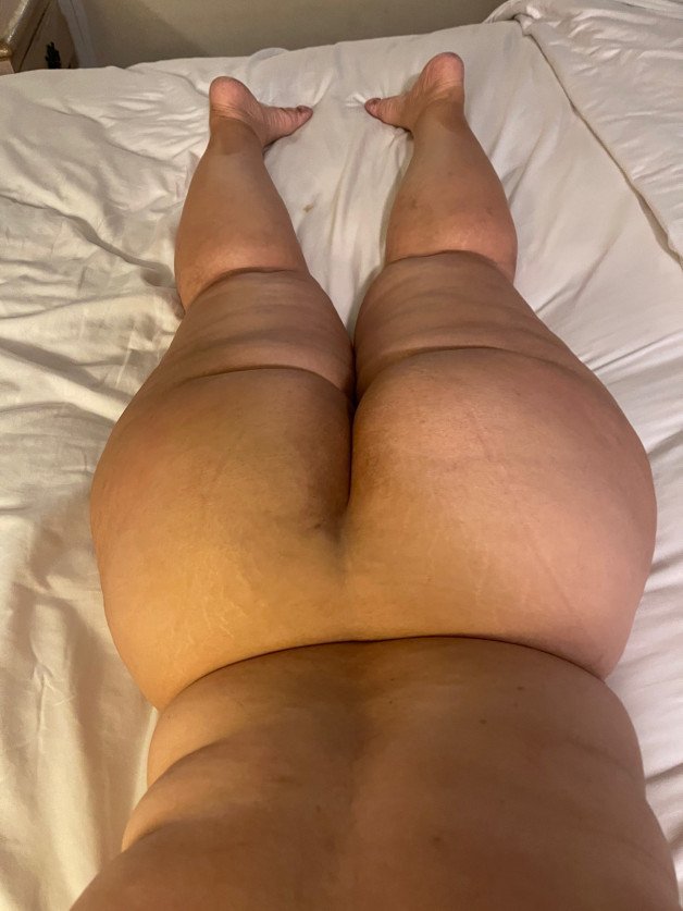 Photo by Oyeloca with the username @Oyeloca,  December 20, 2021 at 7:44 PM. The post is about the topic Ass and the text says 'So yummy. Comments welcomed. What would you do??? Lilslut4papi'