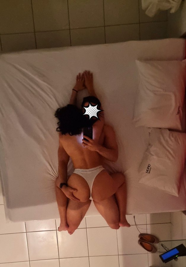 Photo by magicouple with the username @magicouple, who is a star user,  April 18, 2021 at 3:27 AM. The post is about the topic Real Couples and the text says 'nice mirror ;) #amateurs #hot'