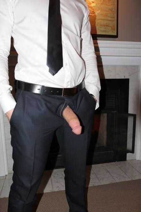 Photo by Sydneysuit with the username @Sydneysuit,  May 26, 2021 at 11:05 PM. The post is about the topic Gay Suit & Tie