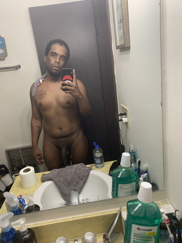 Photo by AkumaUchuha with the username @AkumaUchiha, who is a verified user,  May 4, 2021 at 12:08 PM. The post is about the topic Huge Cocks and the text says 'who wanna meet up hmu im in akron'
