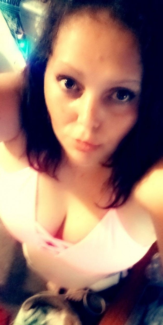 Photo by hornyaussiecou1 with the username @hornyaussiecou1,  May 4, 2021 at 2:57 PM. The post is about the topic AussieHotwives