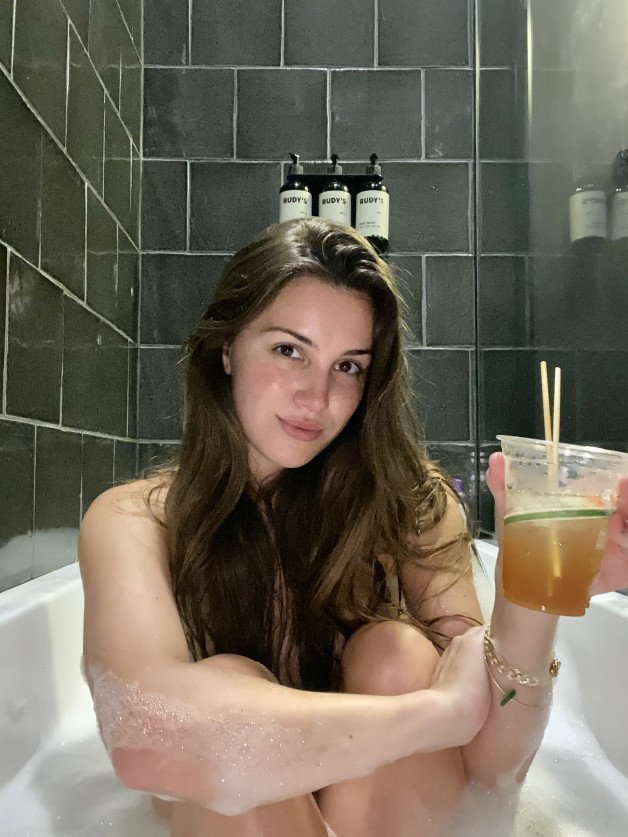 Photo by Jessievjane with the username @Jessievjane, who is a star user,  June 2, 2021 at 3:14 AM. The post is about the topic Amateurs and the text says 'I love a good bath. Would you join me? https://onlyfans.com/jessievjane'
