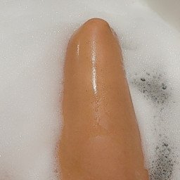 Photo by Evavicious with the username @Evavicious, who is a star user,  March 6, 2022 at 3:10 PM. The post is about the topic Amateurs and the text says 'extra room for a bath'