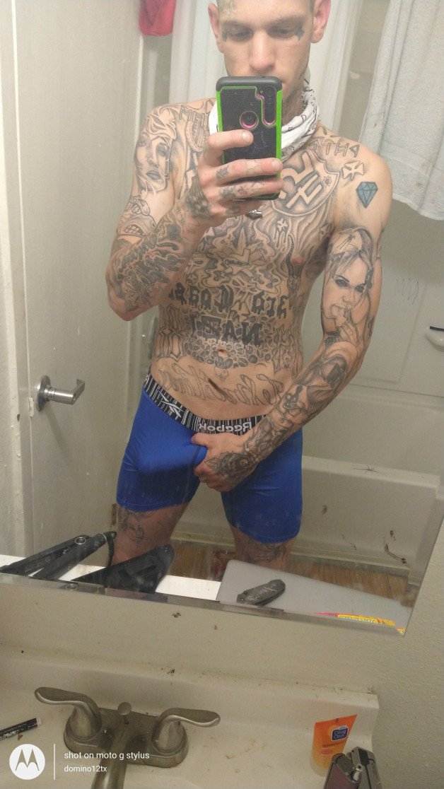 Album by Domino Day with the username @Domino1220,  May 31, 2021 at 9:38 AM. The post is about the topic Bulges and the text says 'my bulge is looking pretty alright, huh?'