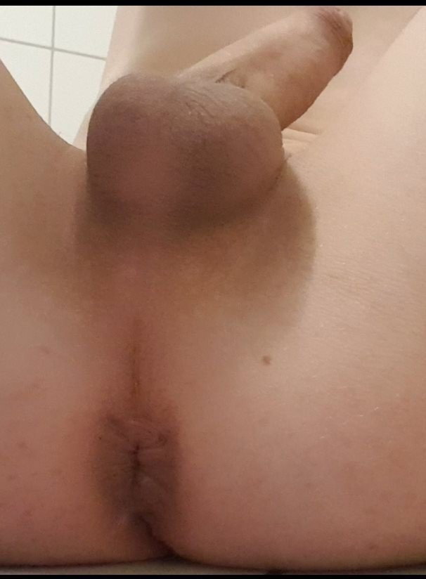 Photo by Sissboy with the username @Sissboy,  October 19, 2022 at 8:20 PM and the text says 'You send me nudes and I'll send your nudes.
Text me if you want to fuck'