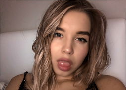 Photo by AnnaCutieMiles with the username @AnnaCutieMiles,  August 17, 2021 at 6:04 AM. The post is about the topic Amateurs and the text says 'Would you cum on my pretty face? :*'