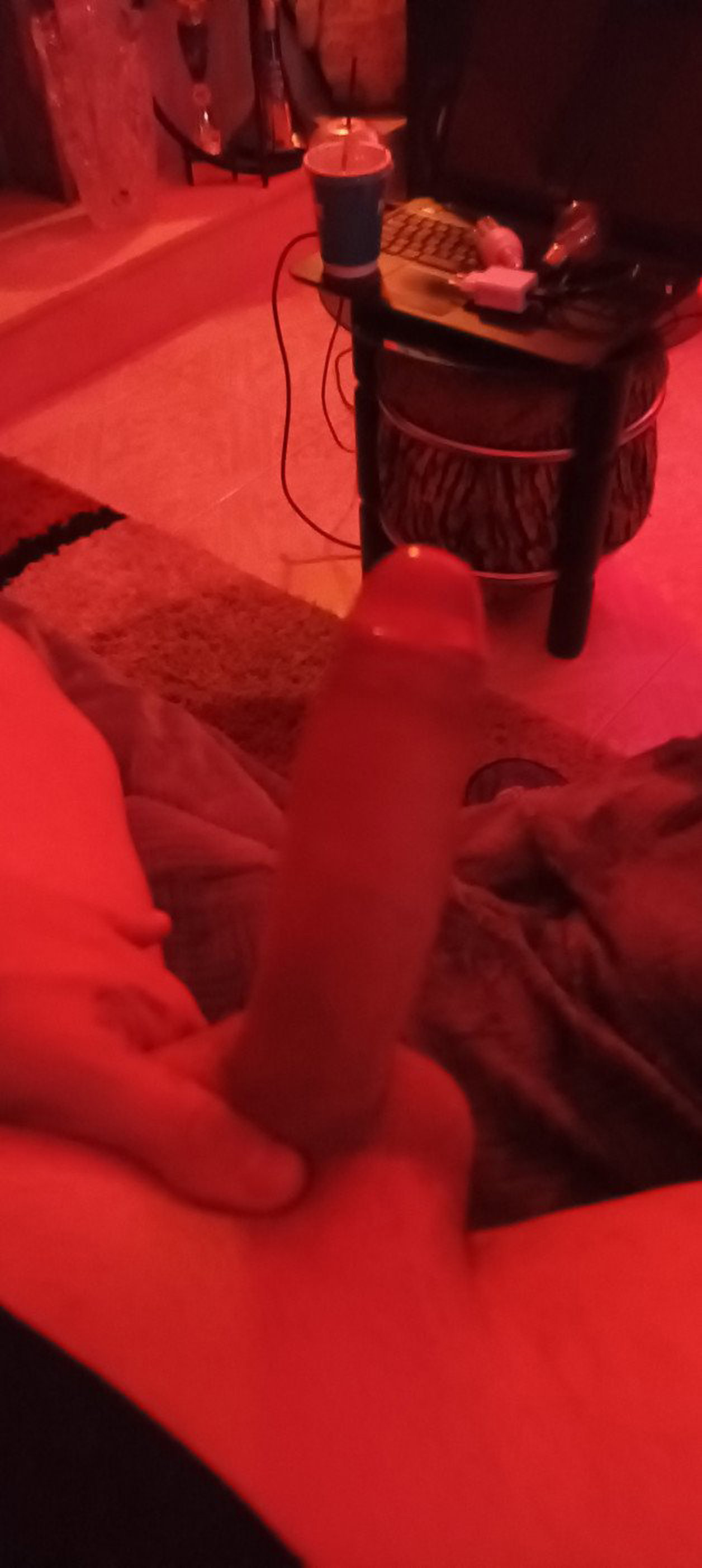 Photo by KinkyMeGr68 with the username @KinkyMeGr68,  November 13, 2022 at 9:20 PM. The post is about the topic Rate my pussy or dick and the text says '??'