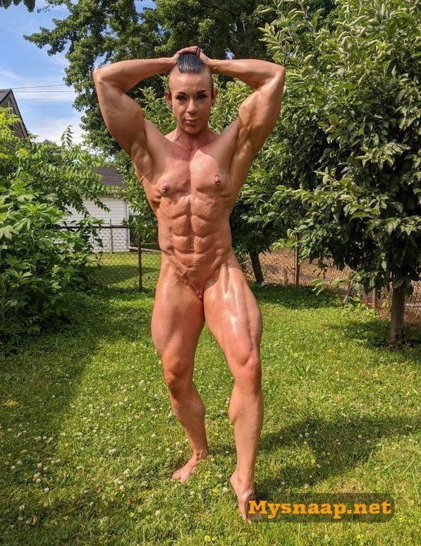 Photo by Blog Tettediferro with the username @tettediferro,  March 16, 2022 at 2:21 PM. The post is about the topic Nude Muscle and the text says 'hot #naked female #muscle #goddess showing their #swollen #pussy and their #abs'